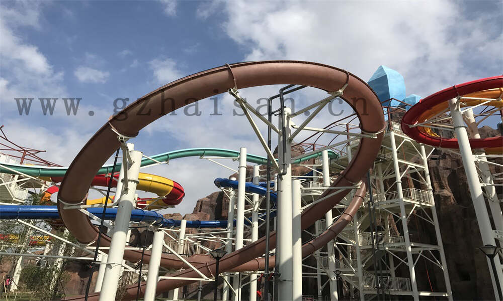 选择水上乐园设备需要注意什么?