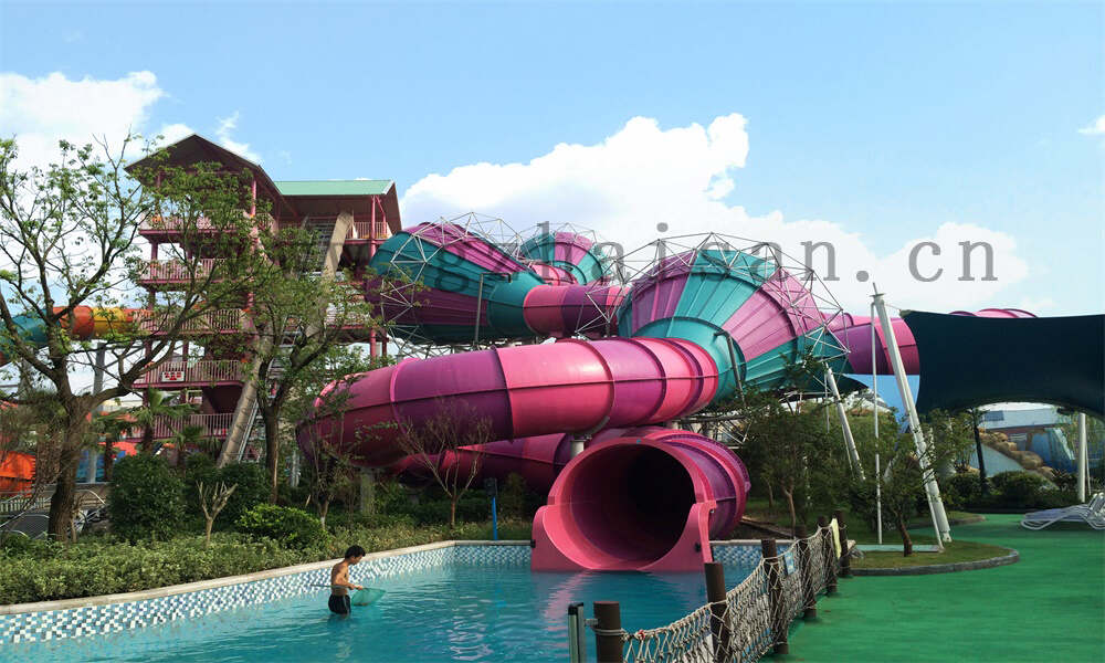 水上乐园刺激设施狂欢盛宴